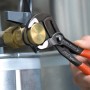 Cobra 87 01 150, 150mm, Rohr- / Wasserpumpen-Zange (schwarz/rot, Wasserpumpenzange, 11-fach verstellbar)