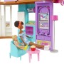 Barbie Casa di Malibu (106 cm) playset casa delle bambole con 2 piani, 6 stanze, ascensore altalena e più di 30 pezzi,  (HCD50)