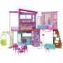Barbie Casa di Malibu (106 cm) playset casa delle bambole con 2 piani, 6 stanze, ascensore altalena e più di 30 pezzi,  (HCD50)