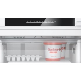 Bosch Serie 6 GUN21ADE0 congelatore Congelatore verticale Da incasso 85 L E Bianco
