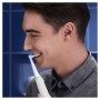 Oral-B iO iO6 Spazzolino Elettrico Ricaricabile Bianco con Custodia da Viaggio (427407)