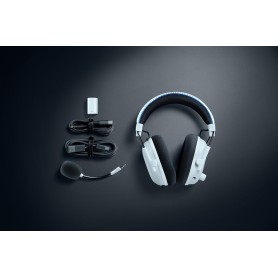 Razer BlackShark V3 Pro Auricolare Con cavo e senza cavo A Padiglione Gaming USB tipo A Bluetooth Bianco (RZ04-05400600-R3G1)