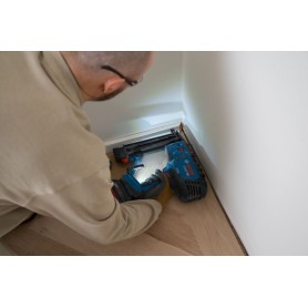 Akku-Holznagler GNH 18V-50 M Professional solo, 18Volt (blau/schwarz, ohne Akku und Ladegert) (0601482400)